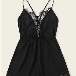 3️⃣FOR2️⃣5️⃣💲‼️ Criss cross Backless Lace romper